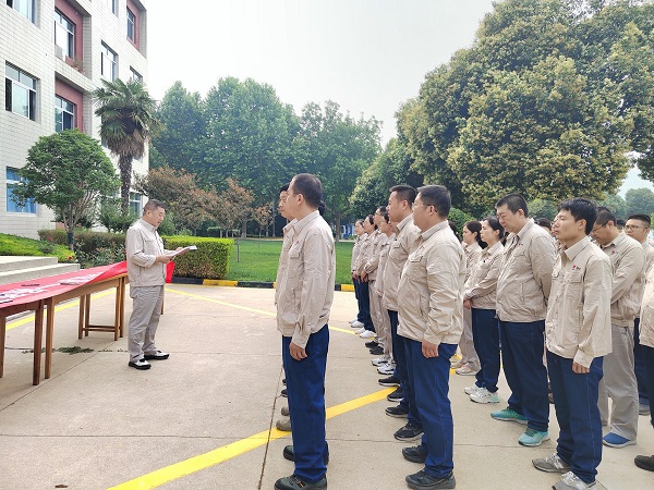 6月3日，計控電儀部部長王文波組織部門員工進行安全生產(chǎn)月宣貫活動.jpg